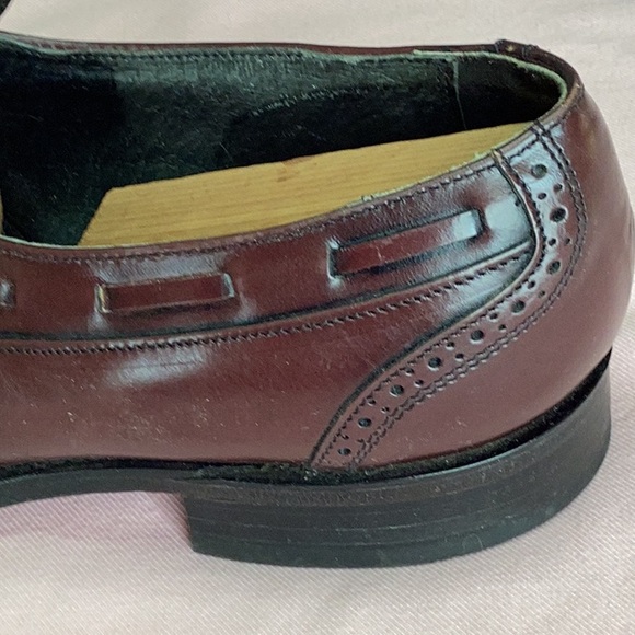 FINAL SALE PRICE Comfort Plus Slip On Wingtips in 9.5D + Shoe Trees - Picture 3 of 5